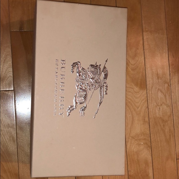 Burberry Sneaker House Check ( Low Top) - Picture 1 of 4